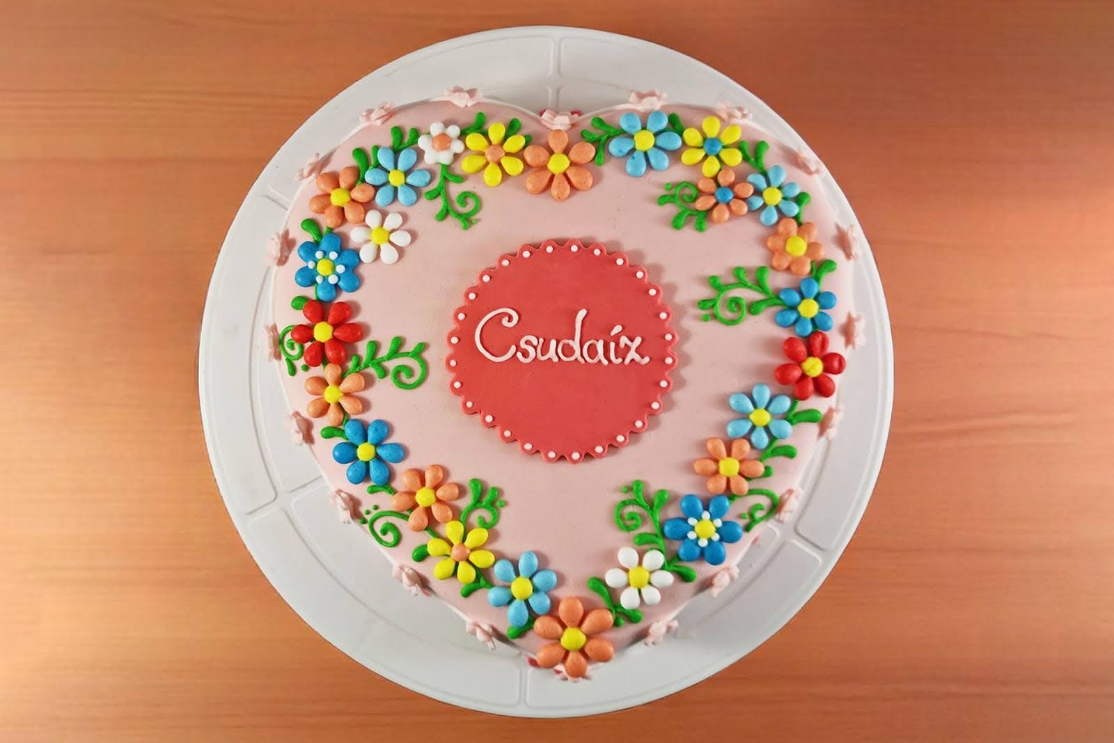 Egyszerű tortadíszítés